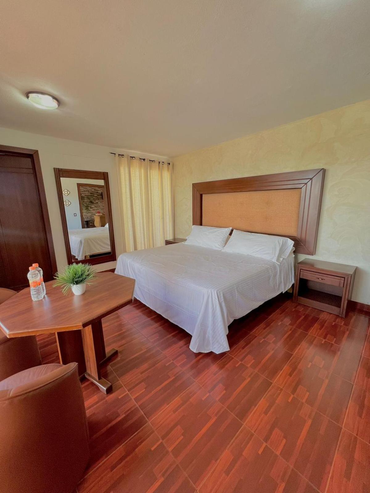 Hotel El Jaguar Сан-Мартин-де-лас-Пирамидес Экстерьер фото